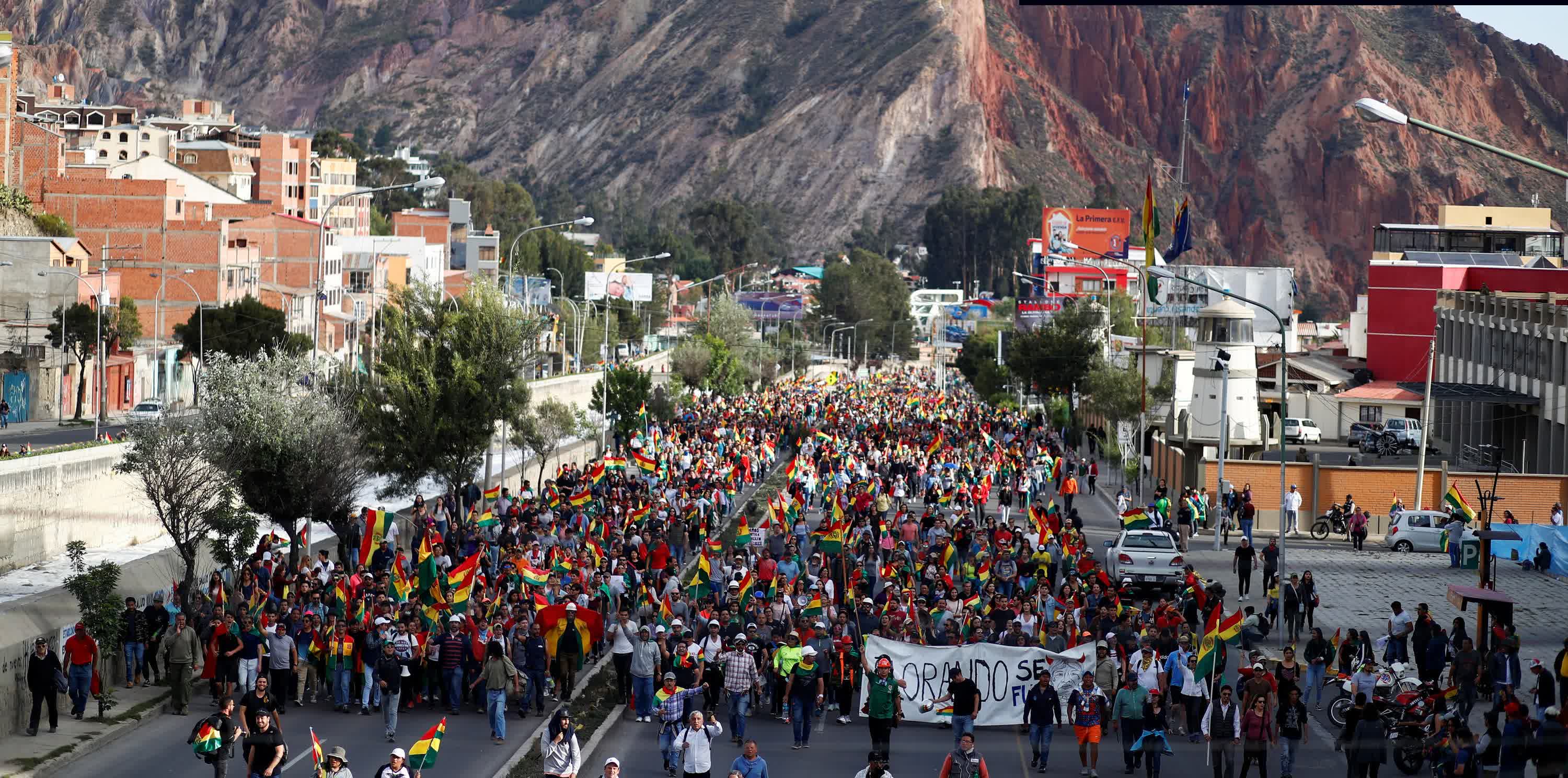 Bolivya La Paz'da protestocuların yol kapatma eylemi 2026