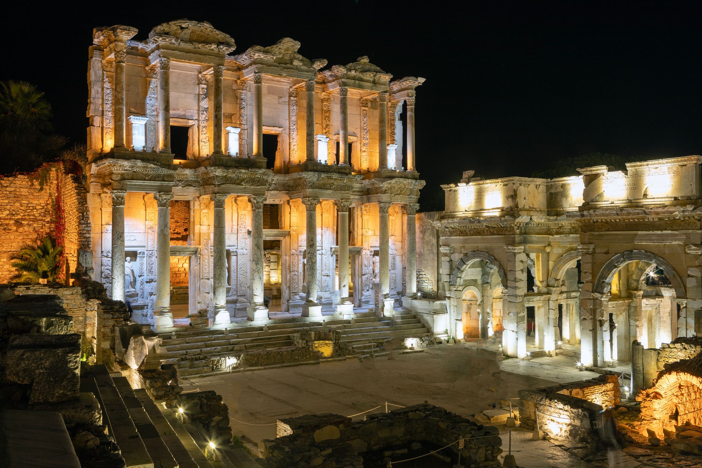 Efes Antik Kenti Gece Görseli