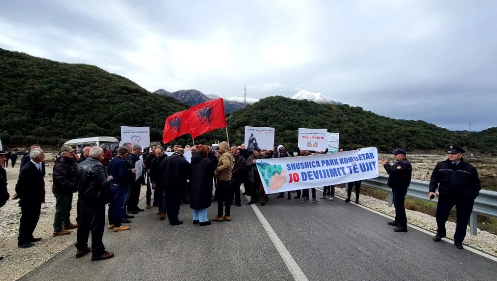 Arnavutluk çevre protestosu