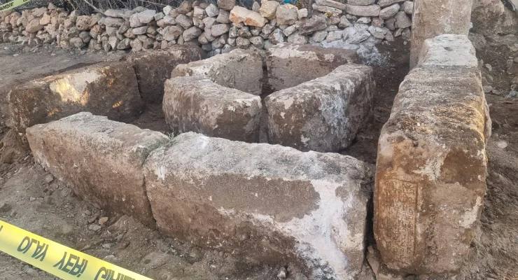 Süryanice yazıtlı tarihi taş bloklar