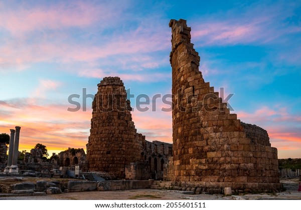 Perge Gece Görseli