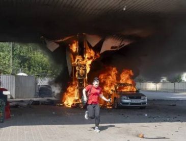 St. Petersburg limanında patlama ve yangın